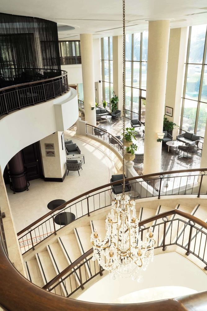 Radisson Blu Hotel & Resort, Abu Dhabi Corniche — Hotel building in Abu Dhabi
