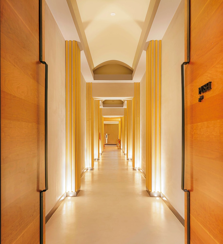 Radisson Blu Hotel & Resort, Abu Dhabi Corniche — Hotel building in Abu Dhabi