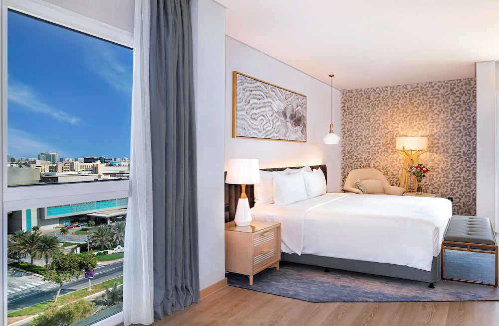 Radisson Blu Hotel & Resort, Abu Dhabi Corniche — Hotel rooms in Abu Dhabi