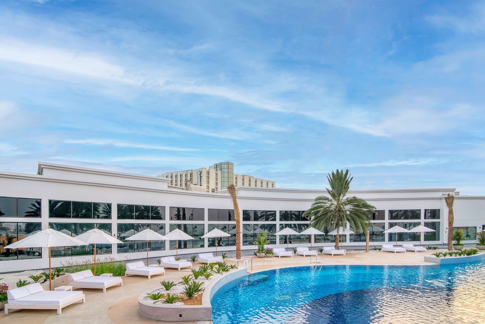 Radisson Blu Hotel & Resort, Abu Dhabi Corniche — Main photo in Abu Dhabi