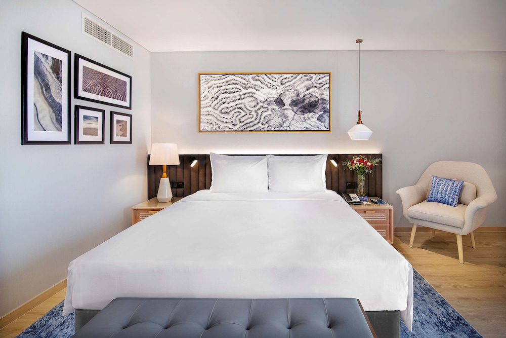 Radisson Blu Hotel & Resort, Abu Dhabi Corniche — Hotel rooms in Abu Dhabi