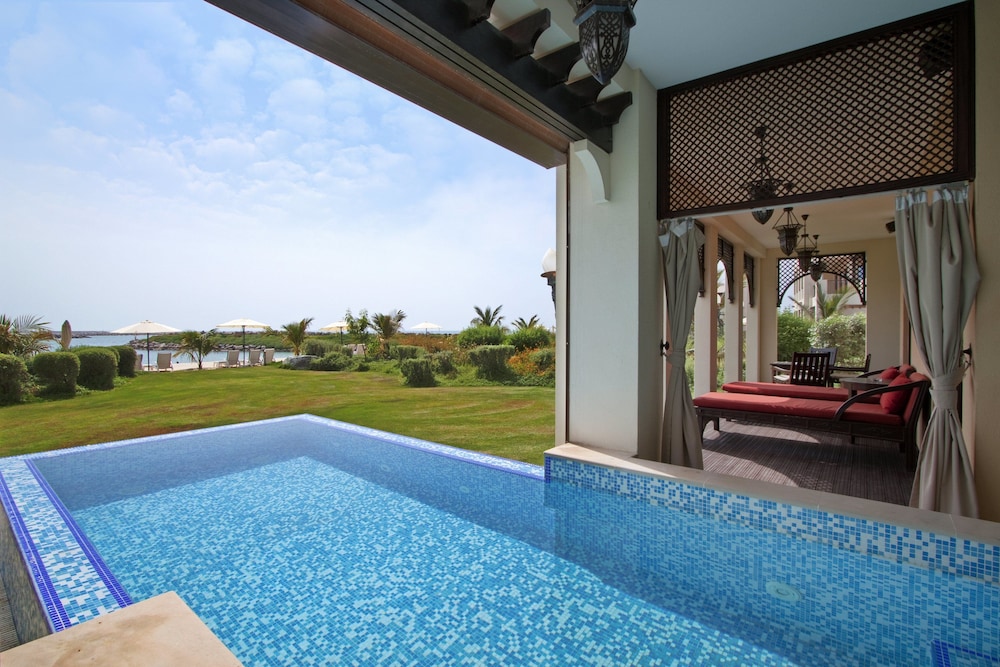 Rixos Al Mairid Ras Al Khaimah — Swimming pool in Ras al Khaimah