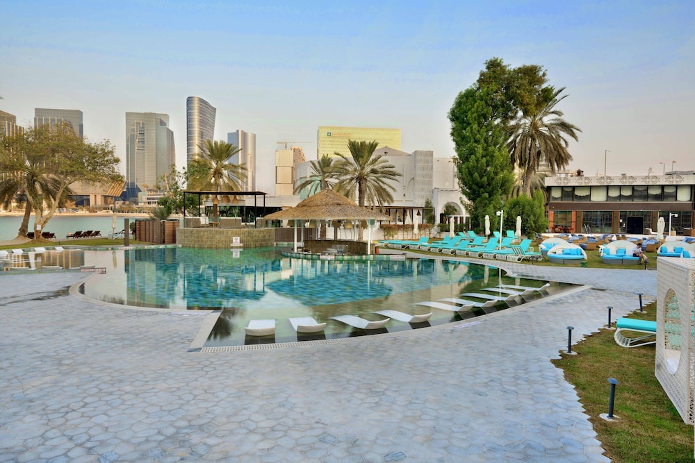 Le Méridien Abu Dhabi Resort — Swimming pool in Abu Dhabi