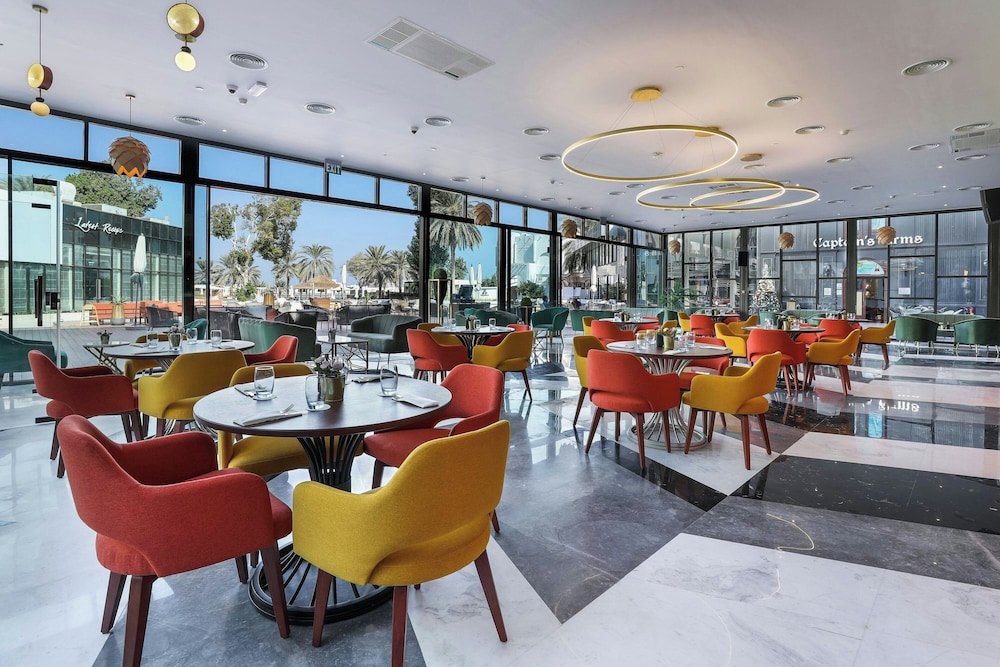 Le Méridien Abu Dhabi Resort — Restaurant & bars in Abu Dhabi