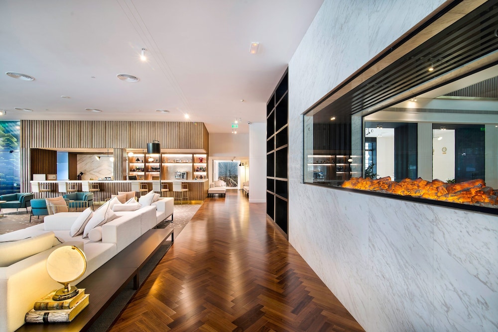 Le Méridien Abu Dhabi Resort — Restaurant & bars in Abu Dhabi