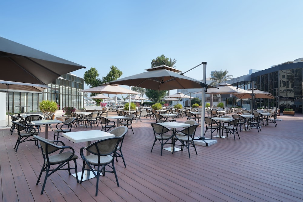 Le Méridien Abu Dhabi Resort — Restaurant & bars in Abu Dhabi