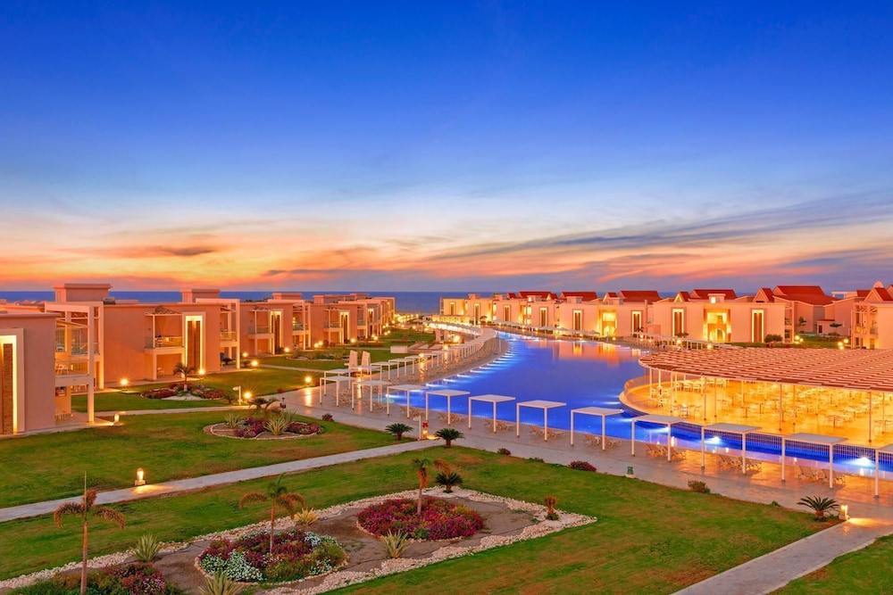 Pickalbatros Sea World Resort - Marsa Alam- "Aqua Park" - All inclusive — Hotel building in El Quseir, Red Sea