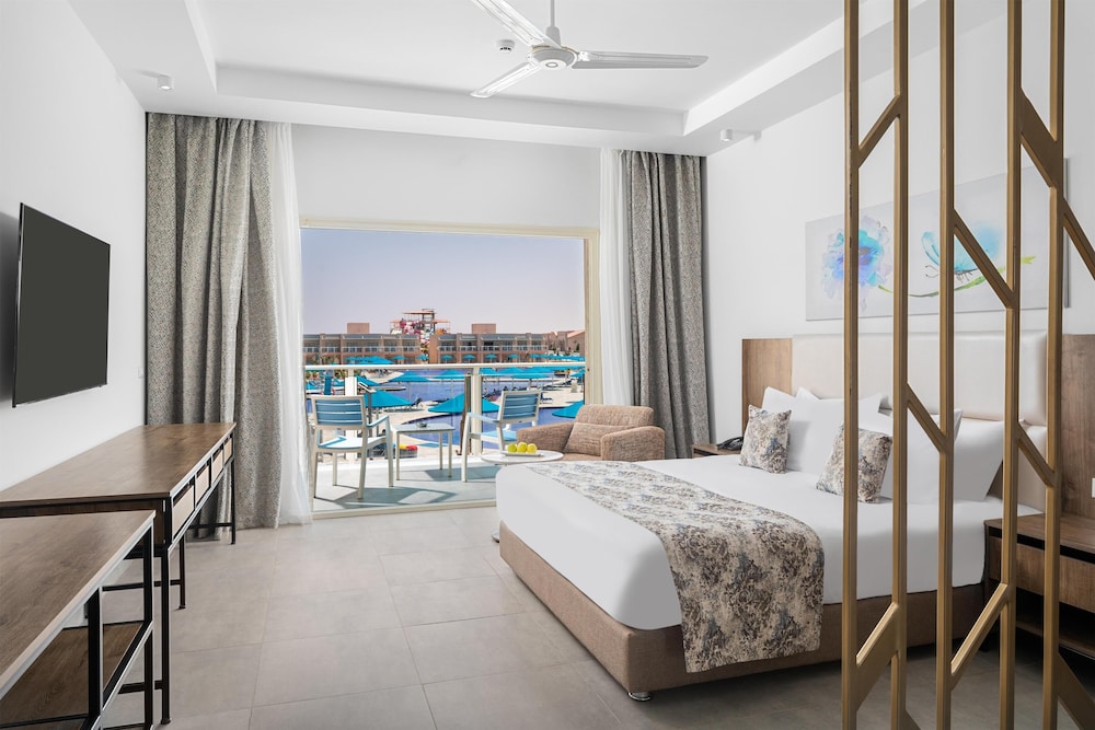 Pickalbatros Sea World Resort - Marsa Alam- "Aqua Park" - All inclusive — Hotel rooms in El Quseir, Red Sea