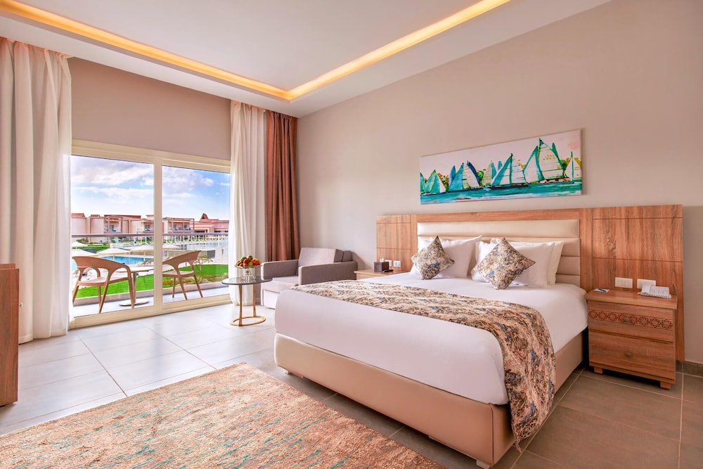 Pickalbatros Sea World Resort - Marsa Alam- "Aqua Park" - All inclusive — Hotel rooms in El Quseir, Red Sea