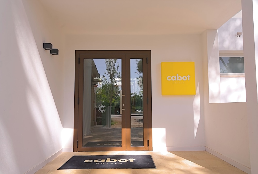 Cabot Las Velas Apartments — Hotel building in Puerto Pollensa, Balearic Islands