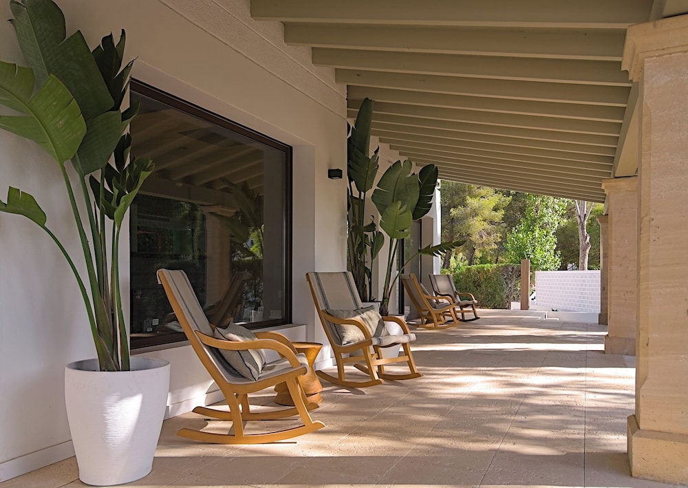 Cabot Las Velas Apartments — Hotel building in Puerto Pollensa, Balearic Islands