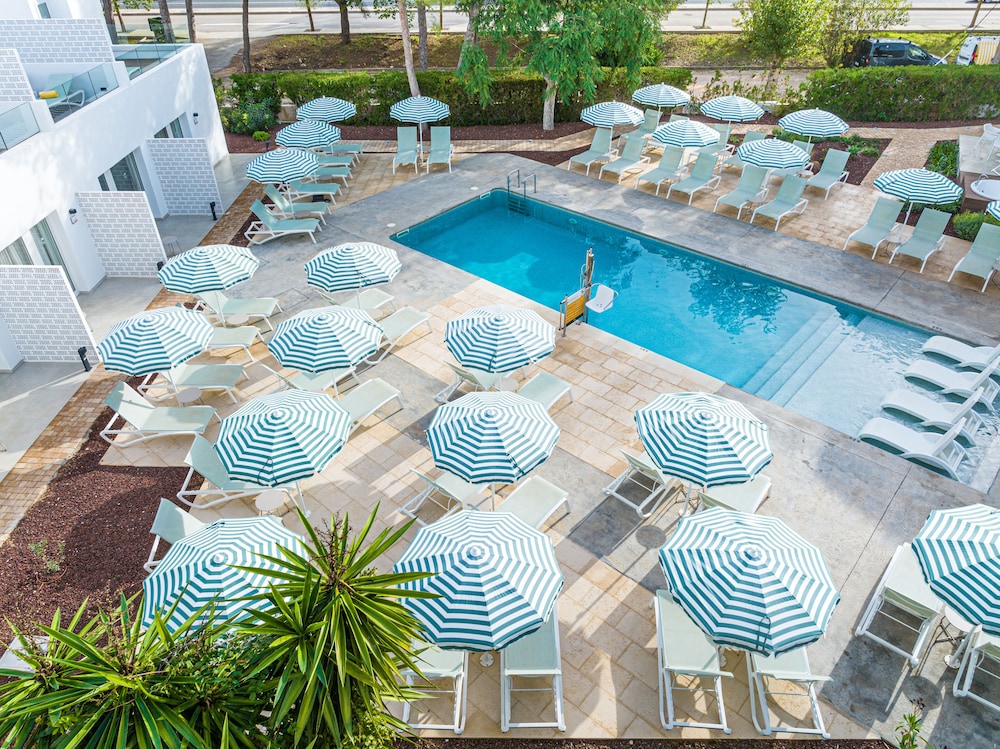 Cabot Las Velas Apartments — Swimming pool in Puerto Pollensa, Balearic Islands
