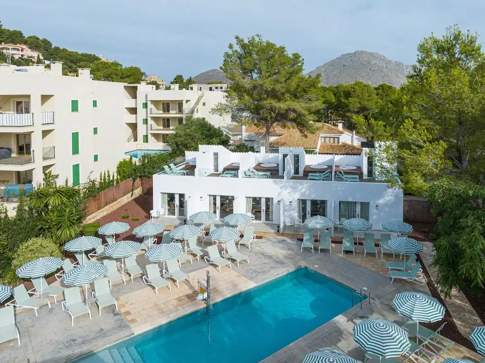 Cabot Las Velas Apartments — Swimming pool in Puerto Pollensa, Balearic Islands