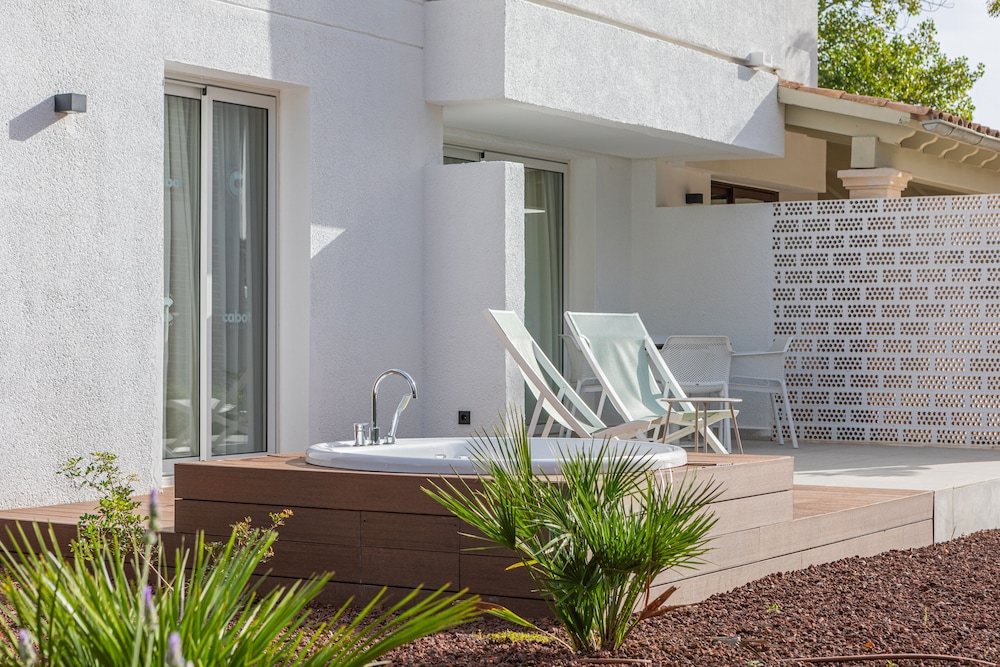 Cabot Las Velas Apartments — Hotel building in Puerto Pollensa, Balearic Islands