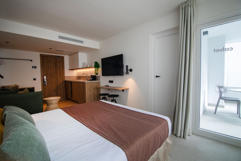Cabot Las Velas Apartments — Hotel rooms in Puerto Pollensa, Balearic Islands