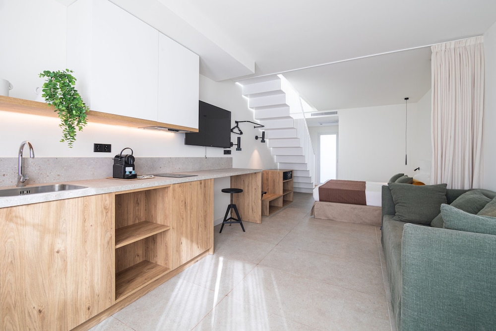 Cabot Las Velas Apartments — Hotel rooms in Puerto Pollensa, Balearic Islands