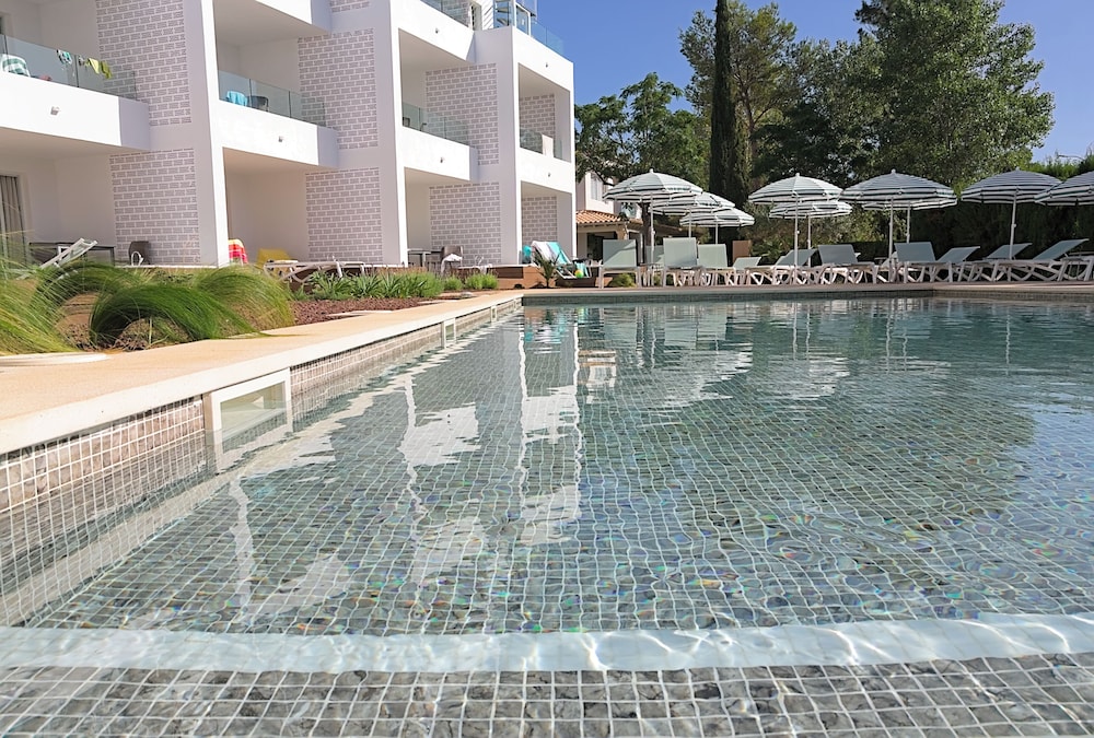 Cabot Las Velas Apartments — Swimming pool in Puerto Pollensa, Balearic Islands