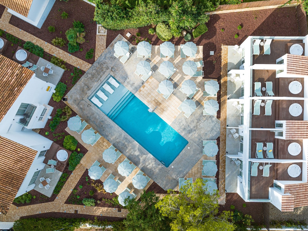 Cabot Las Velas Apartments — Swimming pool in Puerto Pollensa, Balearic Islands