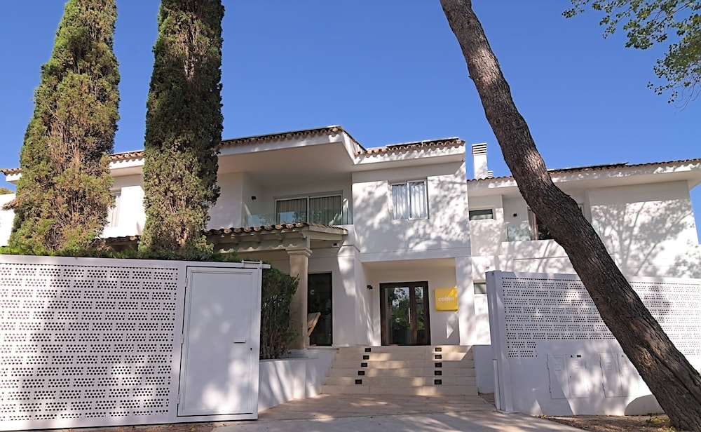 Cabot Las Velas Apartments — Hotel building in Puerto Pollensa, Balearic Islands
