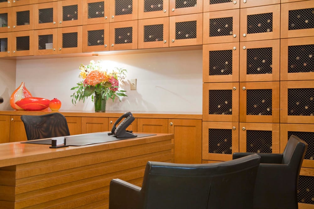 Executive Hotel Vintage Court — Hotel building in San Francisco, California