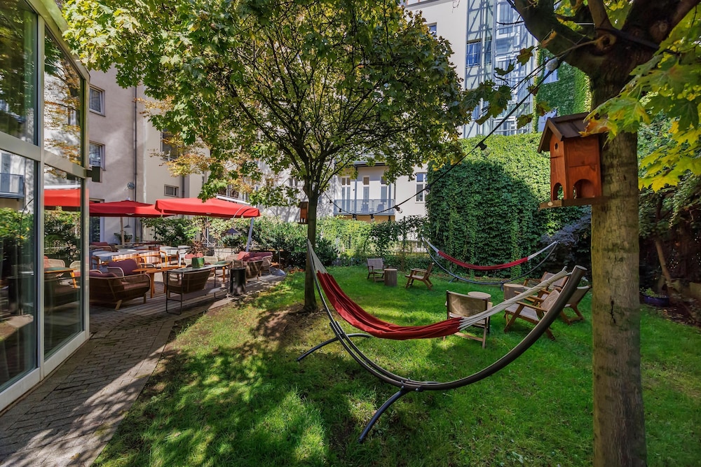 Radisson RED Berlin Kudamm - zdjęcie 3