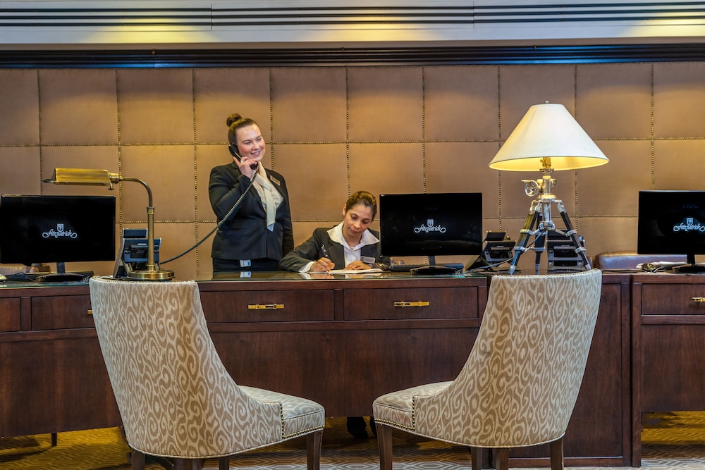 Fitzpatrick Grand Central — Hotel building in New York City, New York State