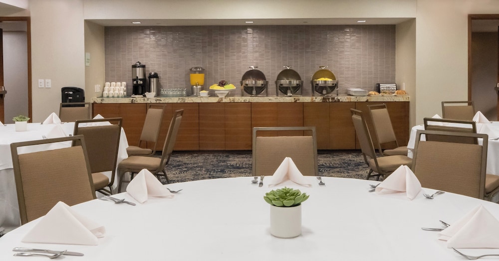 Holiday Inn New Orleans - Downtown Superdome by IHG — Restaurant & bars in New Orleans, Louisiana