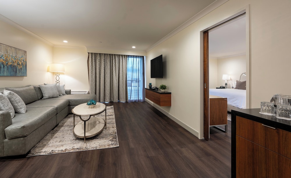 Holiday Inn New Orleans - Downtown Superdome by IHG — Hotel rooms in New Orleans, Louisiana