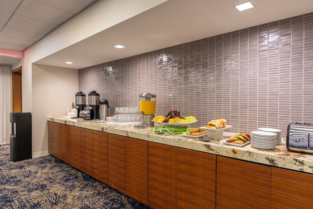 Holiday Inn New Orleans - Downtown Superdome by IHG — Restaurant & bars in New Orleans, Louisiana