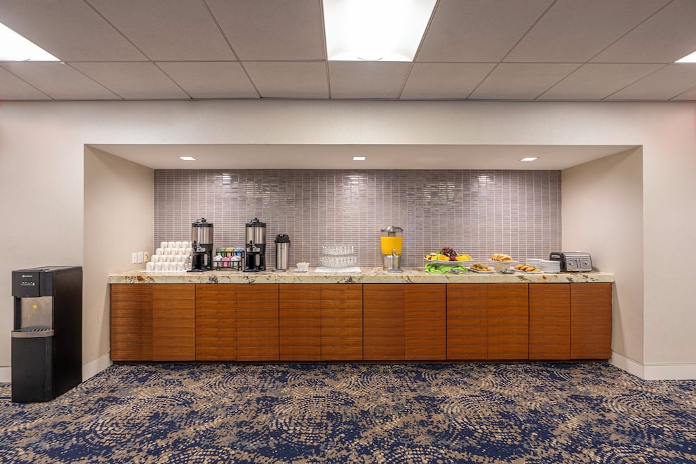 Holiday Inn New Orleans - Downtown Superdome by IHG — Restaurant & bars in New Orleans, Louisiana