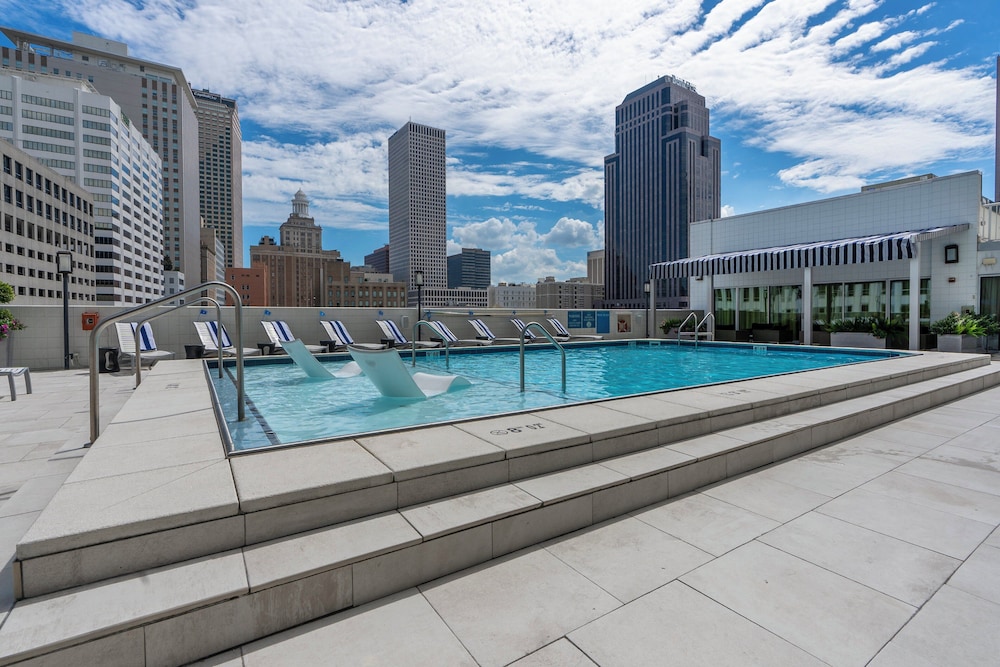 Holiday Inn New Orleans - Downtown Superdome by IHG — Swimming pool in New Orleans, Louisiana