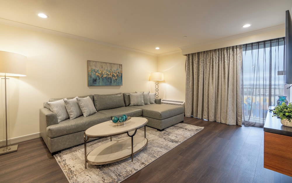 Holiday Inn New Orleans - Downtown Superdome by IHG — Hotel rooms in New Orleans, Louisiana