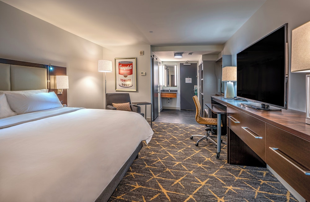 Holiday Inn New Orleans - Downtown Superdome by IHG — Hotel rooms in New Orleans, Louisiana