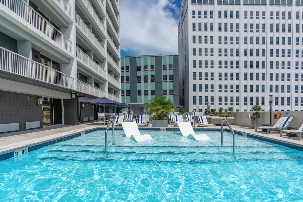 Holiday Inn New Orleans - Downtown Superdome by IHG — Swimming pool in New Orleans, Louisiana