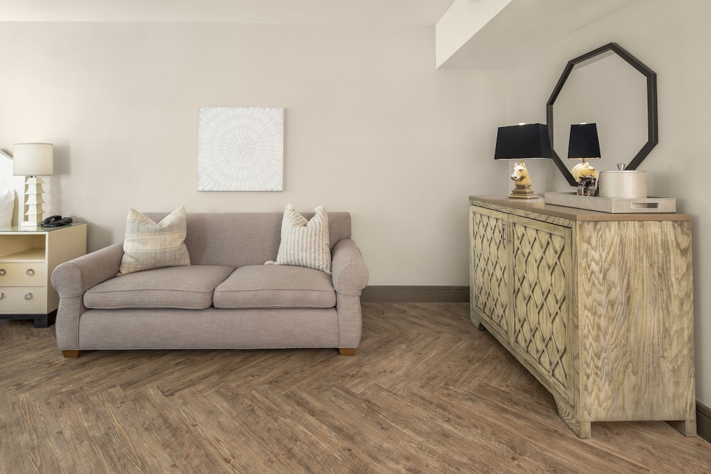 Hollywood Hotel — Hotel rooms in Los Angeles, California