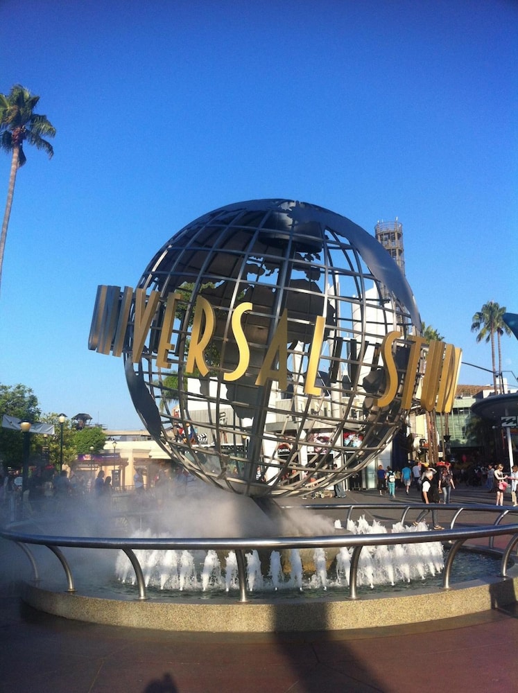 Hollywood Hotel — Attractions in the area in Los Angeles, California