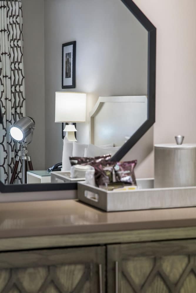 Hollywood Hotel — Hotel rooms in Los Angeles, California