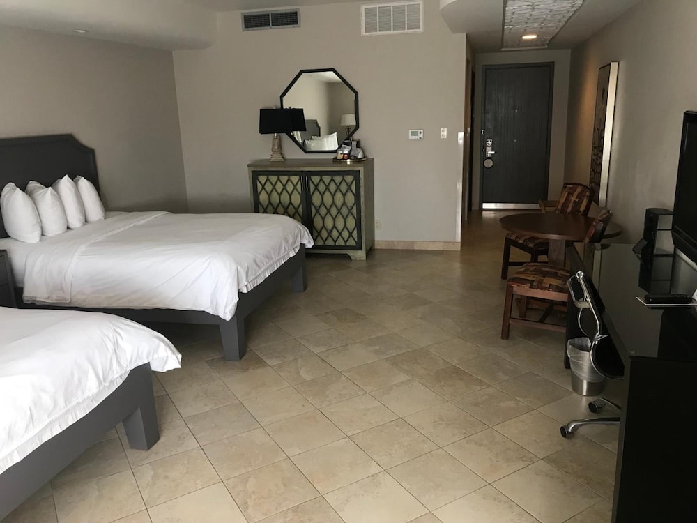 Hollywood Hotel — Hotel rooms in Los Angeles, California