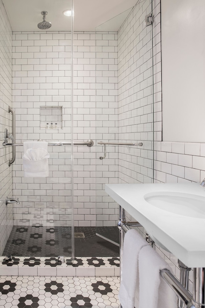 Hollywood Hotel — Hotel rooms in Los Angeles, California