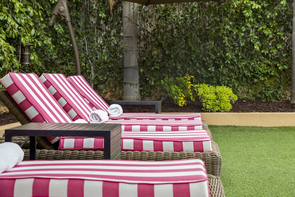 Hollywood Hotel — Sports & recreation in Los Angeles, California