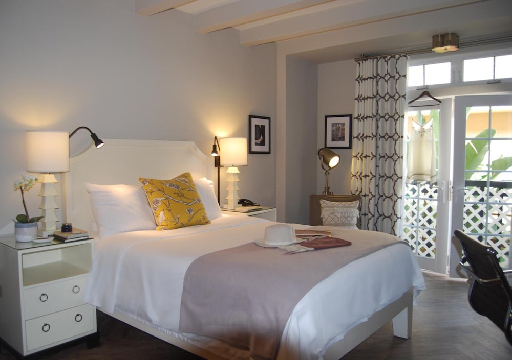Hollywood Hotel — Hotel rooms in Los Angeles, California
