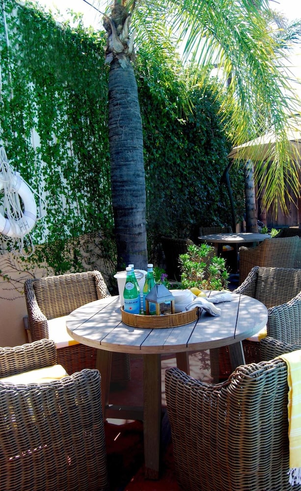 Hollywood Hotel — Restaurant & bars in Los Angeles, California