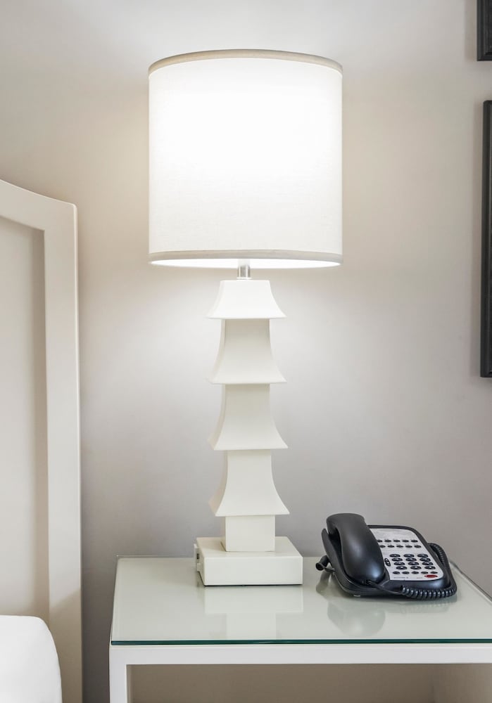 Hollywood Hotel — Hotel rooms in Los Angeles, California