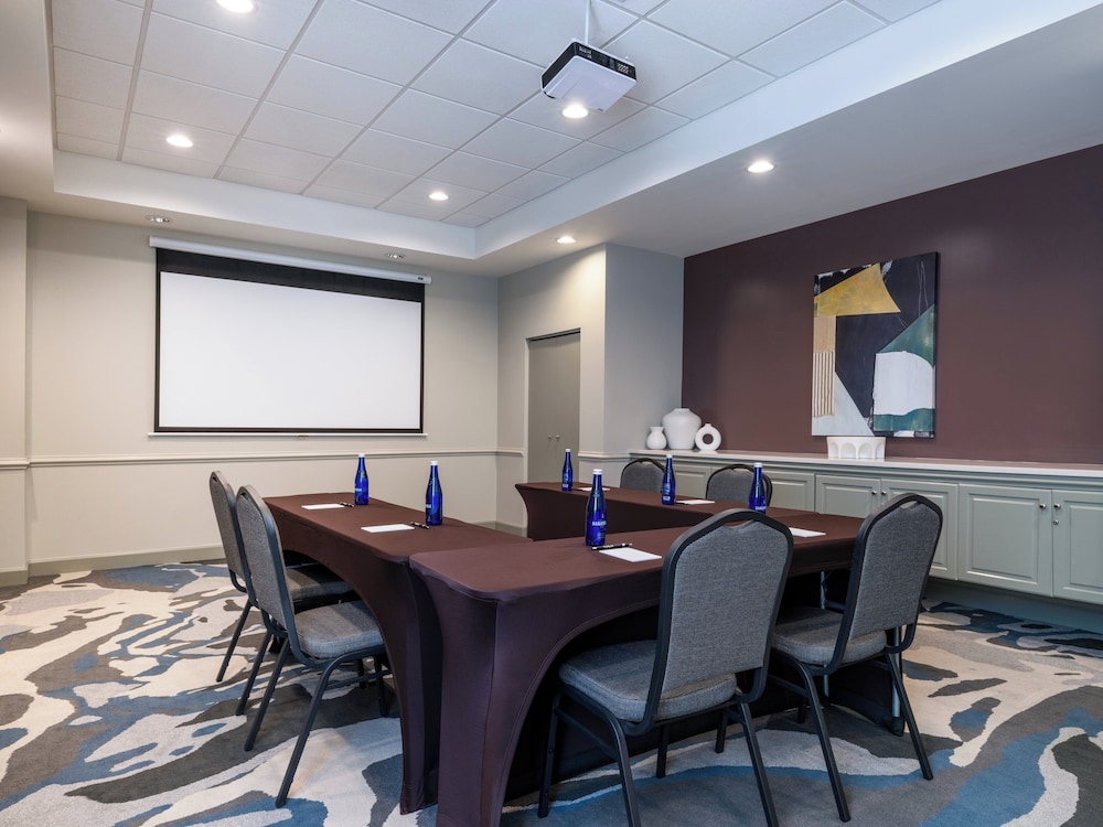 voco Sarasota by IHG — Hotel building in Sarasota, Florida