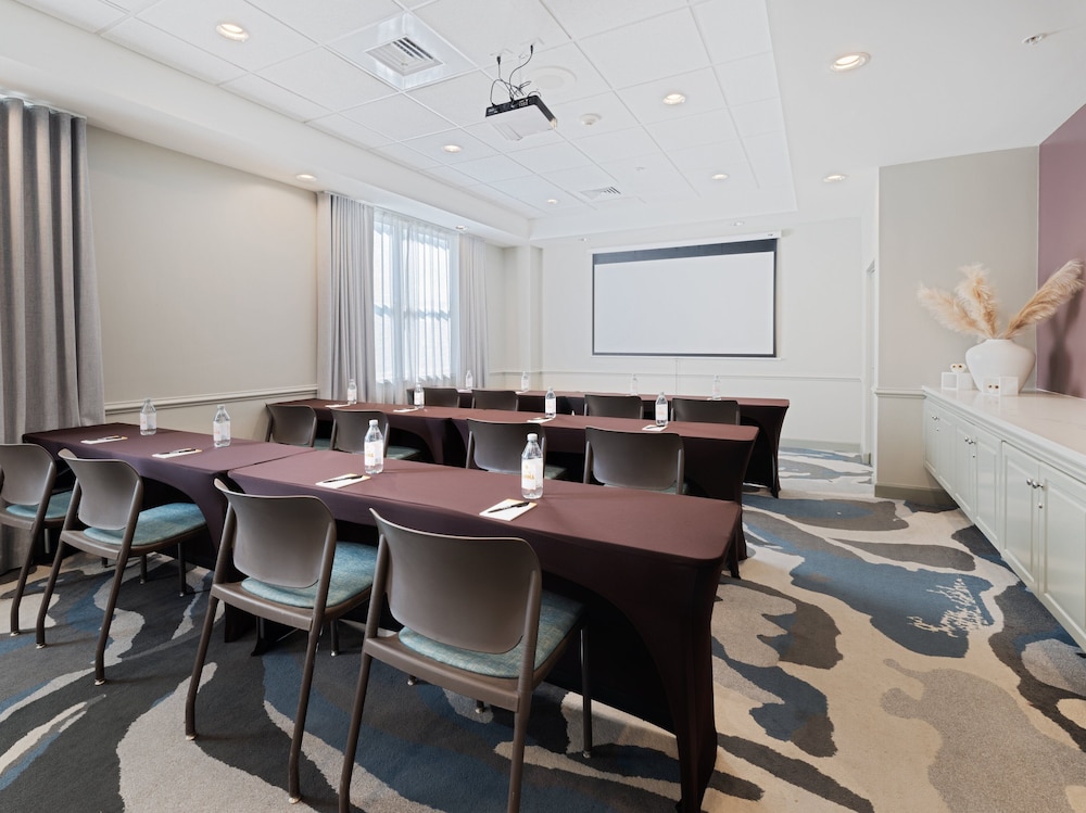 voco Sarasota by IHG — Hotel building in Sarasota, Florida