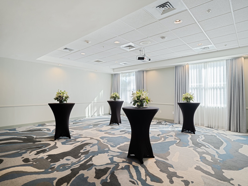 voco Sarasota by IHG — Hotel building in Sarasota, Florida
