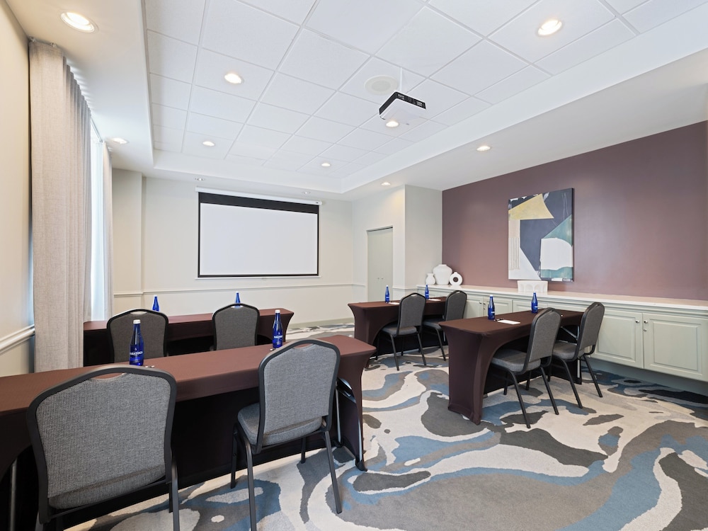 voco Sarasota by IHG — Hotel building in Sarasota, Florida