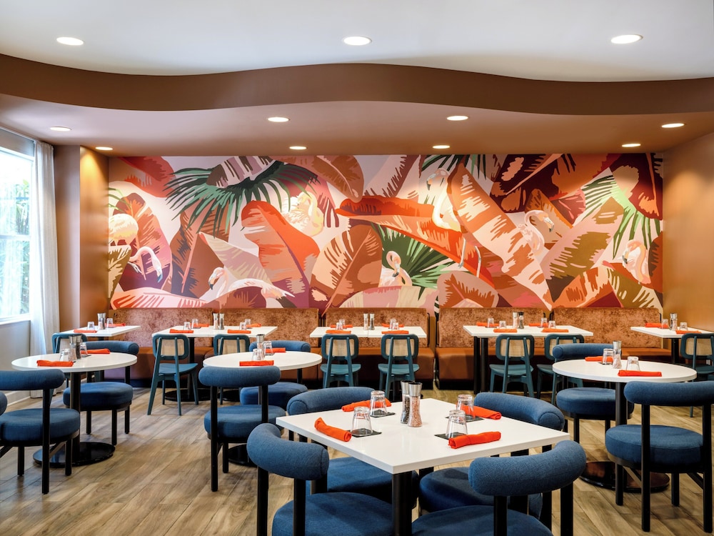voco Sarasota by IHG — Restaurant & bars in Sarasota, Florida