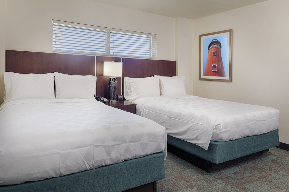 Holiday Inn Resort Daytona Beach Oceanfront by IHG — Hotel rooms in Daytona Beach, Florida