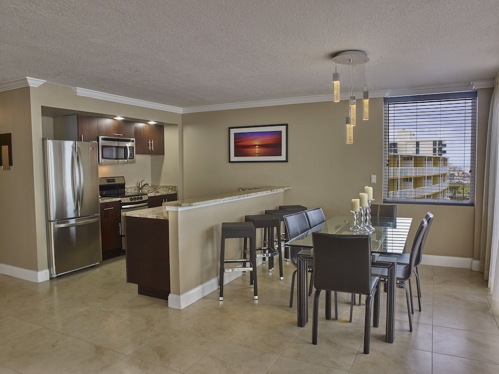 Holiday Inn Resort Daytona Beach Oceanfront by IHG — Hotel rooms in Daytona Beach, Florida